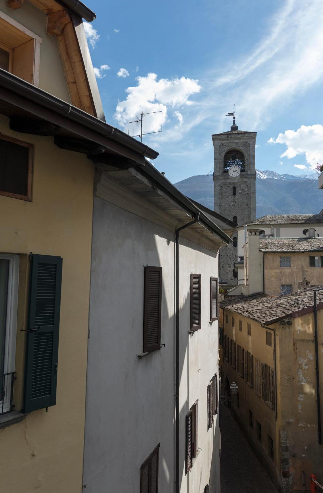 Casa Parravicini Lägenhet Sondrio Exteriör bild